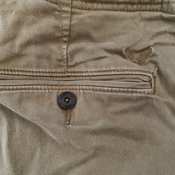 American Eagle Khaki Shorts - Picture 2 of 4